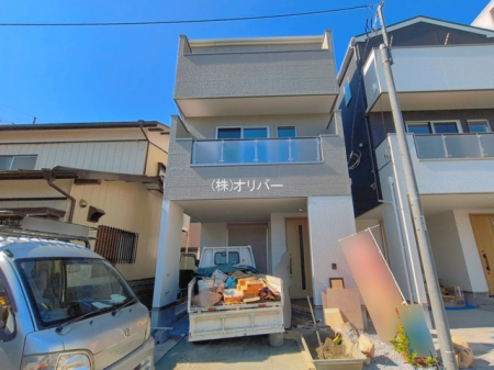 �_�ސ쌧���͌��s�����揬����1���ڂ̐V�z��ˌ��Ă̌��n�O�ώʐ^
