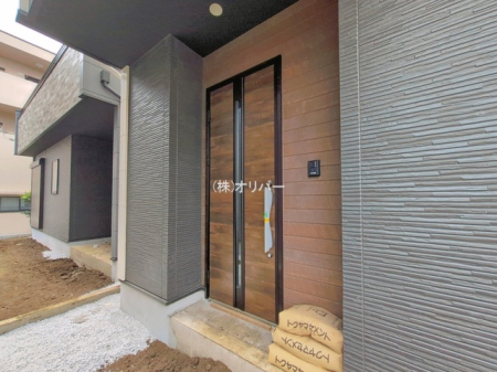 �_�ސ쌧���͌��s�����扡�R6���ڂ̐V�z��ˌ��Ă̌��n�O�ώʐ^