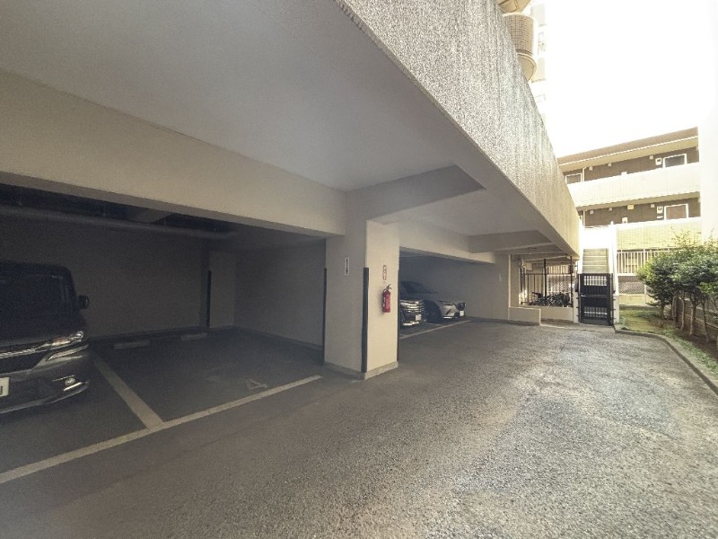 �_�ސ쌧���͌��s������싴�{3���ڂ̒��Ã}���V�����̒��ԏ�